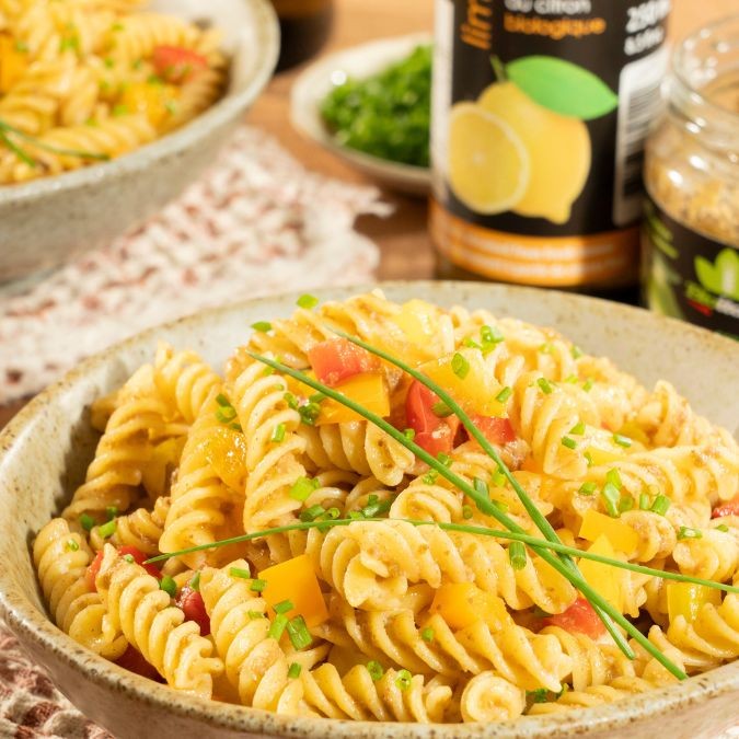 Pâtes à la pâte d’olive verte, poivrons et LimonOlio